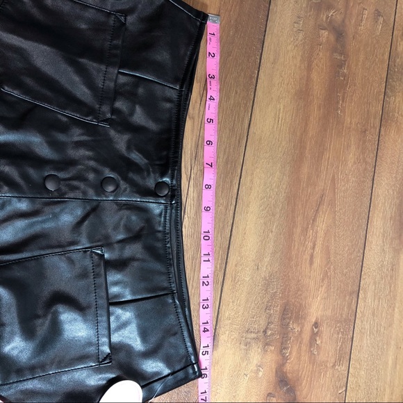 Pleather mini skirt by Sadie Robertson - Picture 9 of 9